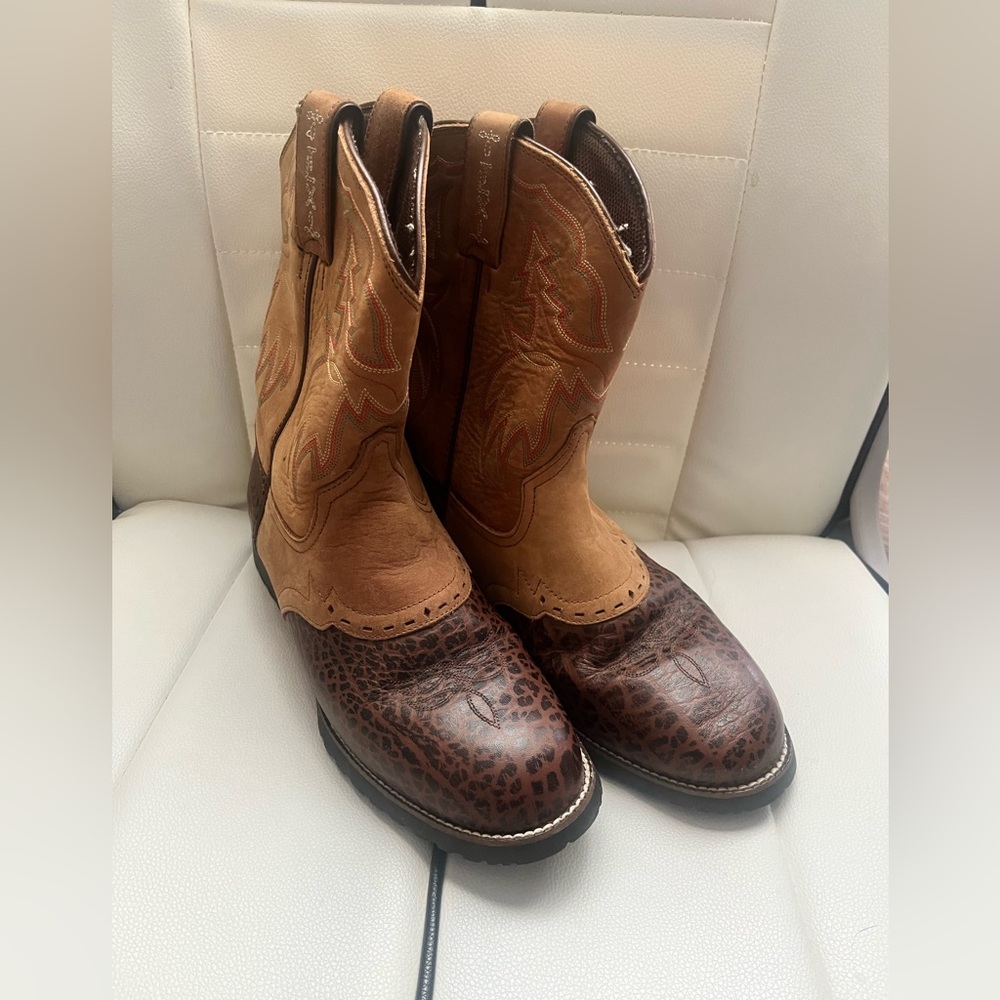 Tony Lama cowboy boots. Barely worn, like new.